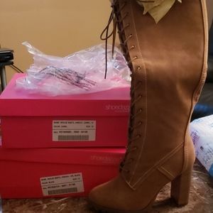 Camel heeled boots